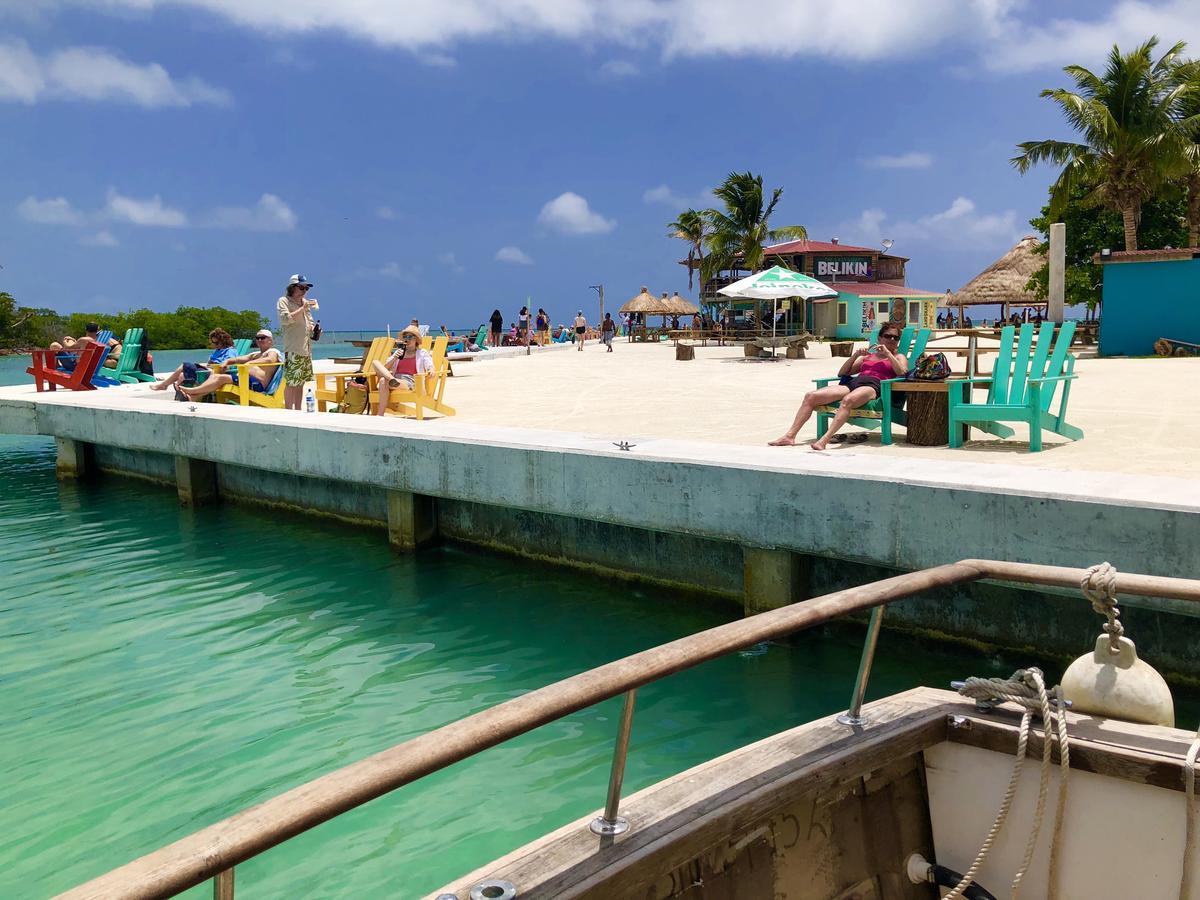 Tropical Oasis Hostel Caye Corker Exterior foto